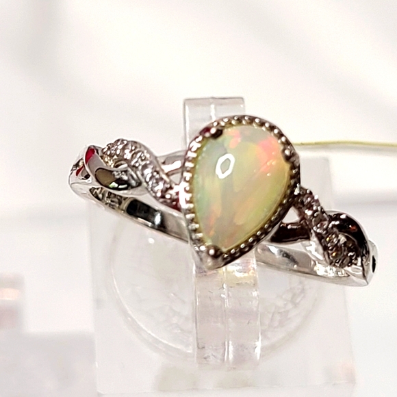 Ethiopian Opal Ring - Picture 1 of 11